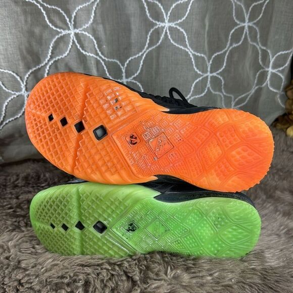 (E) Nike LeBron 18 GS Big Kids' Shoes Black Crimson Volt CW2760-009 Size 4 Y - Picture 14 of 14